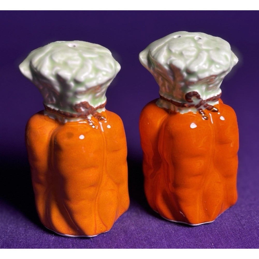 Vintage Lefton Carrot Salt & Pepper Shakers, Hand-Painted Ceramic, Made in Japan